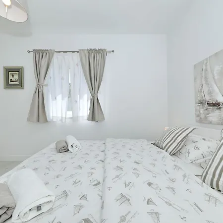 Candela, No 6 Daire Starigrad Paklenica