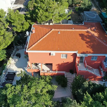 Candela, No 6 Daire *